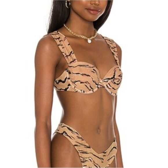 NWT WeWoreWhat Claudia Underwire Bikini Top Tiger Print Animal Size M - Picture 1 of 13